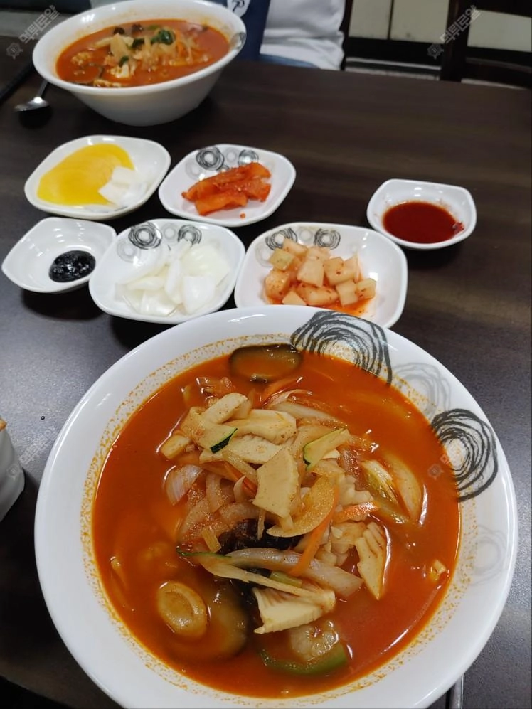 점심 시간 맛점하세요~